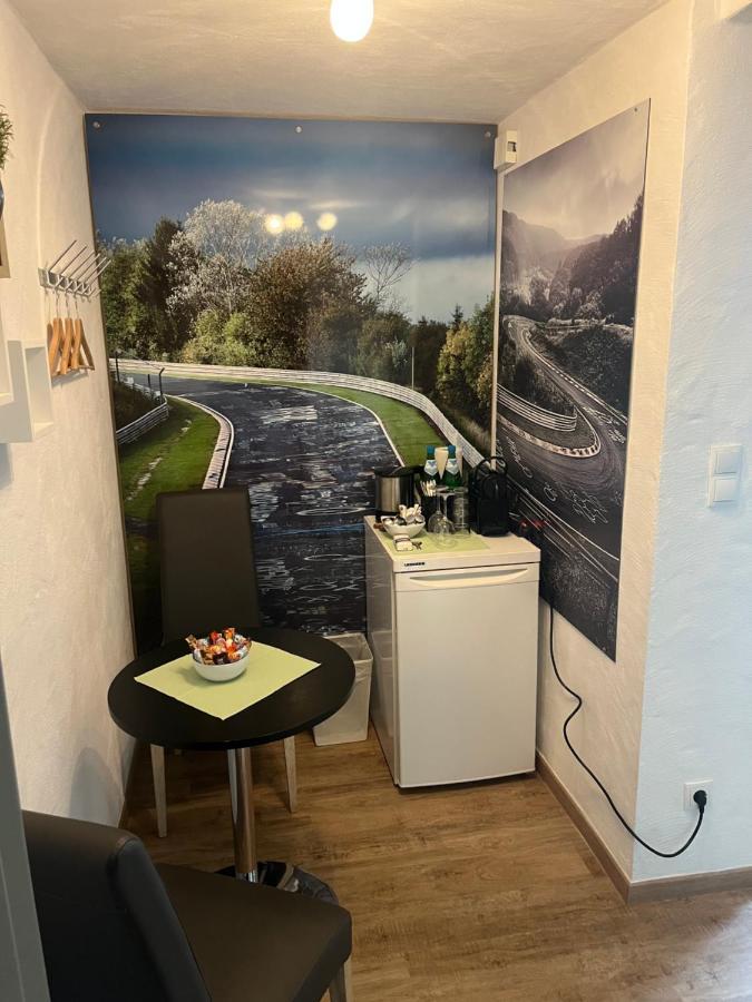 Gaestezimmer Melina Am Nuerburgring Adenau Esterno foto